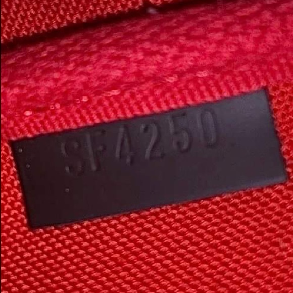 💲8️⃣2️⃣5️⃣❤️MINI POCHETTE ACCESSOIRES                in Damier Ebene❤️ - Picture 9 of 16